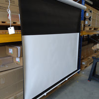 Usado - Aceptable // SAKER TAB TENSION - MaxWhite FG / Blanco / 16:9/84" (186x105 - Top-Drop 60cm) // SKT84XHW-E24--249H02636