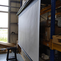 Usado - Muy bueno // VMAX - Negro / 16:9 / 135" (299 x 168 / Top-Drop 20 cm)  // B-VMAX135UWH2-243H00563