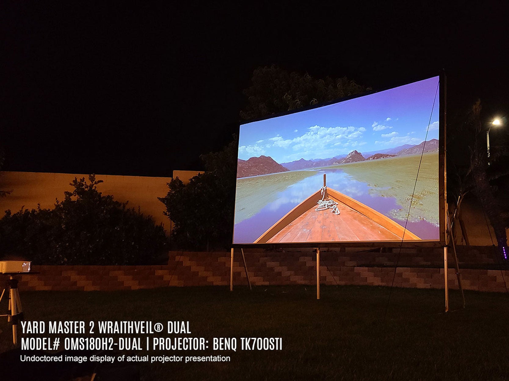 Support mural Extensible 93 à 152 cm - Vidéo projecteur 15 Kg - Noir -  Trademos
